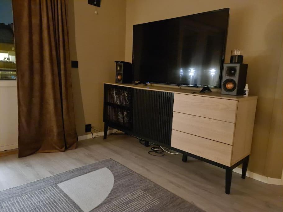 Koselig Og Moderne Leilighet, Meget Sentralt I Narvik Med Gratis Parkering! Exterior foto